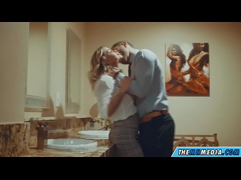 ❤️ Кад те прсата плавуша заведе у јавном тоалету ❌ Порно код нас ❤